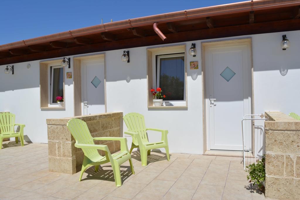 Agriturismo "Terra D'Ulivi" ปอร์โตเชซาเรโอ ภายนอก รูปภาพ