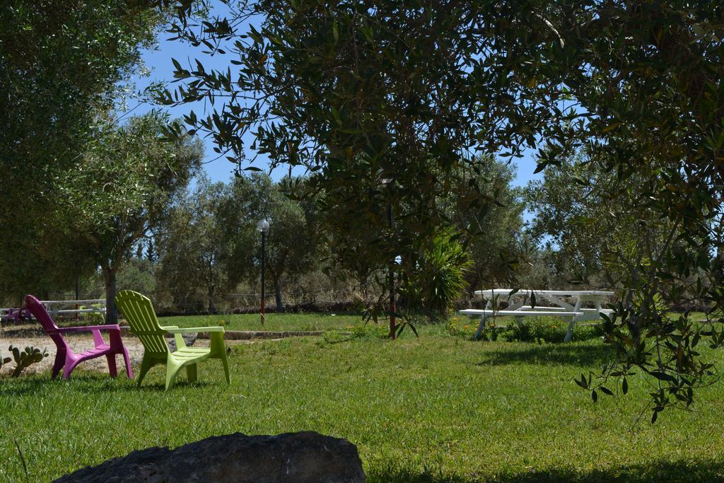 Agriturismo "Terra D'Ulivi" ปอร์โตเชซาเรโอ ภายนอก รูปภาพ